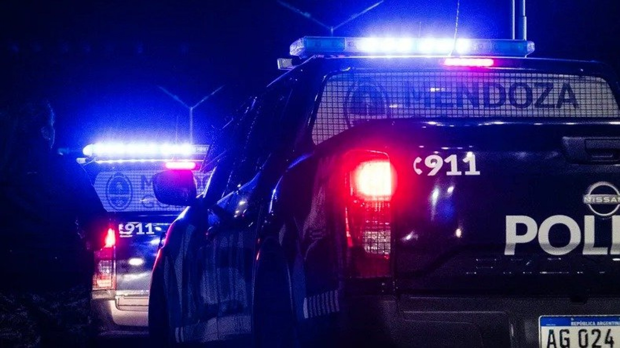 La Policía de Mendoza aprehendió a cinco personas, secuestró un arma de fuego y un auto robado